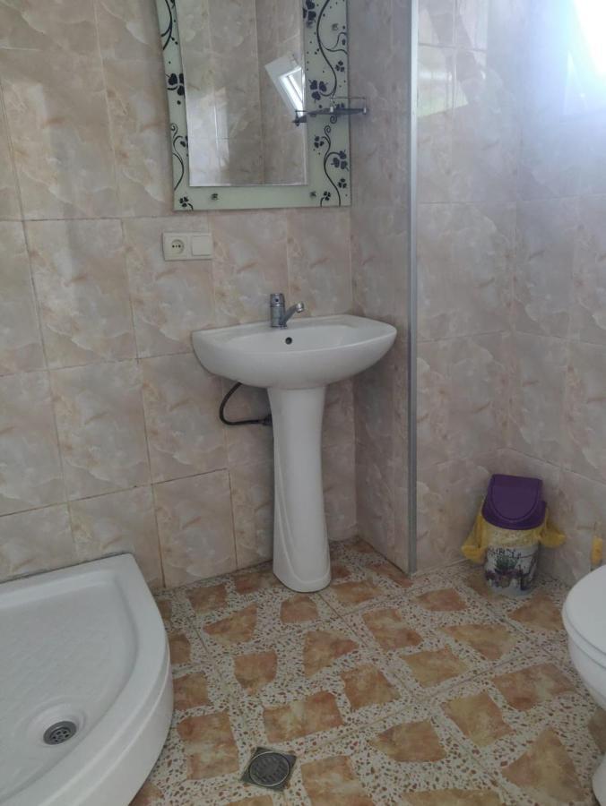 Lily Pearls Inn Kobuleti Exteriör bild